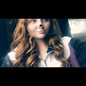 Meet your Posher, Caitlin